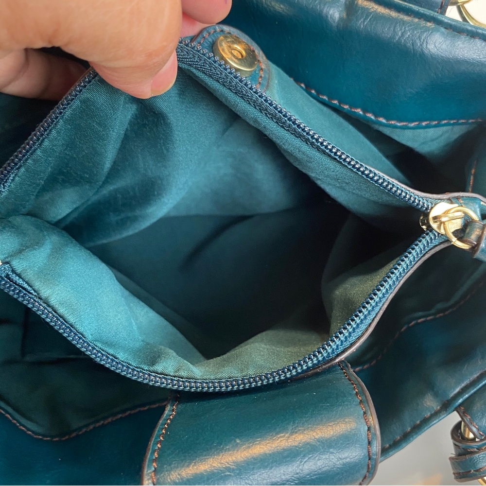 Relic Shoulder Bag - Picture 8 of 15